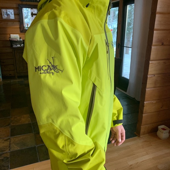 Men’s Arcteryx Jacket size Medium - Picture 2 of 3